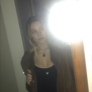 Meet your Posher, Holli